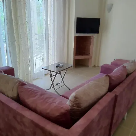 Dom wakacyjny Melisa2 Tatil Evleri Havuzlu Denize Yakin
