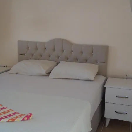 Melisa2 Tatil Evleri Havuzlu Denize Yakin Dom wakacyjny
