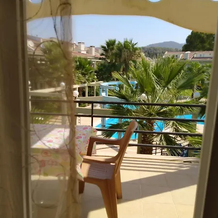 Melisa2 Tatil Evleri Havuzlu Denize Yakin Dom wakacyjny